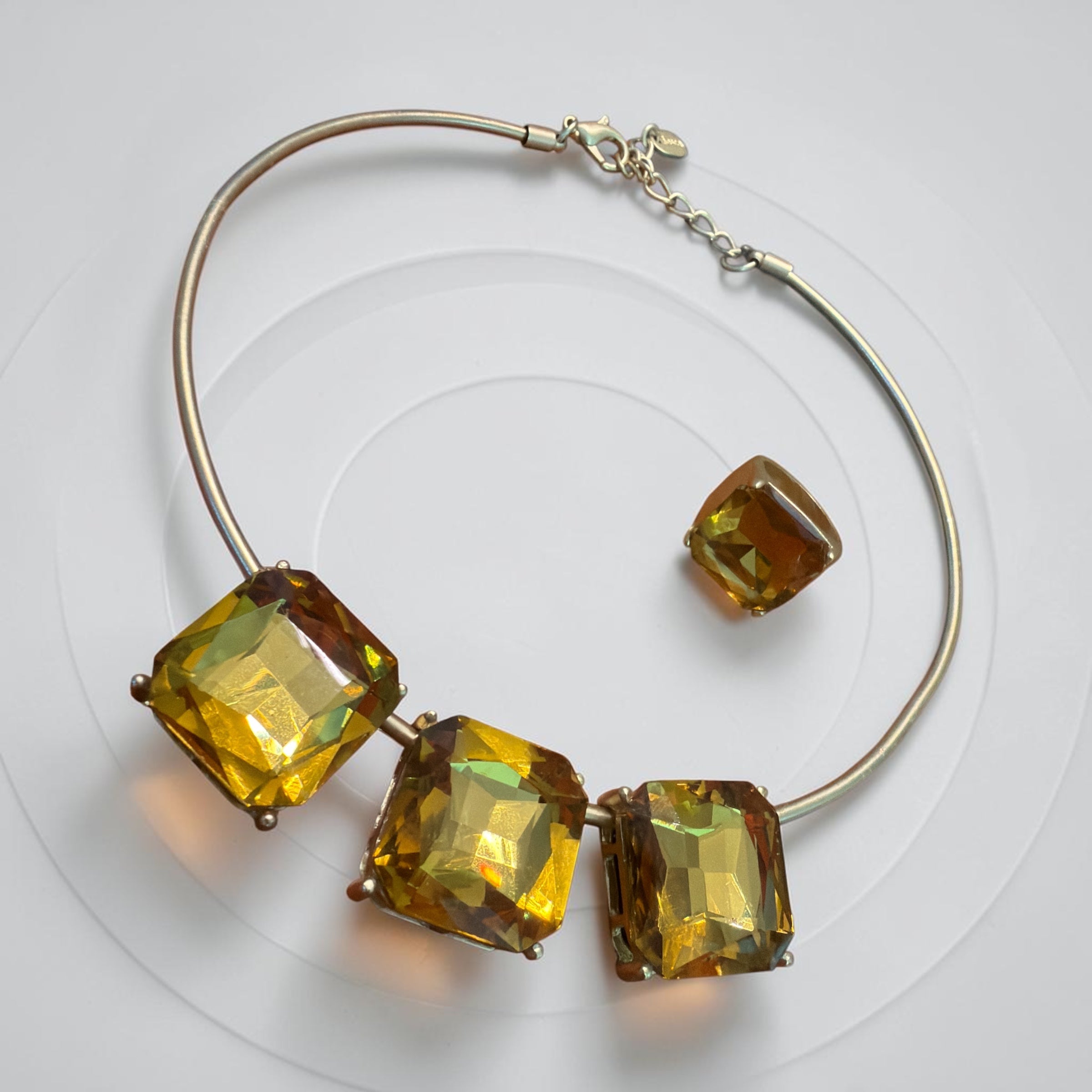 Amber set