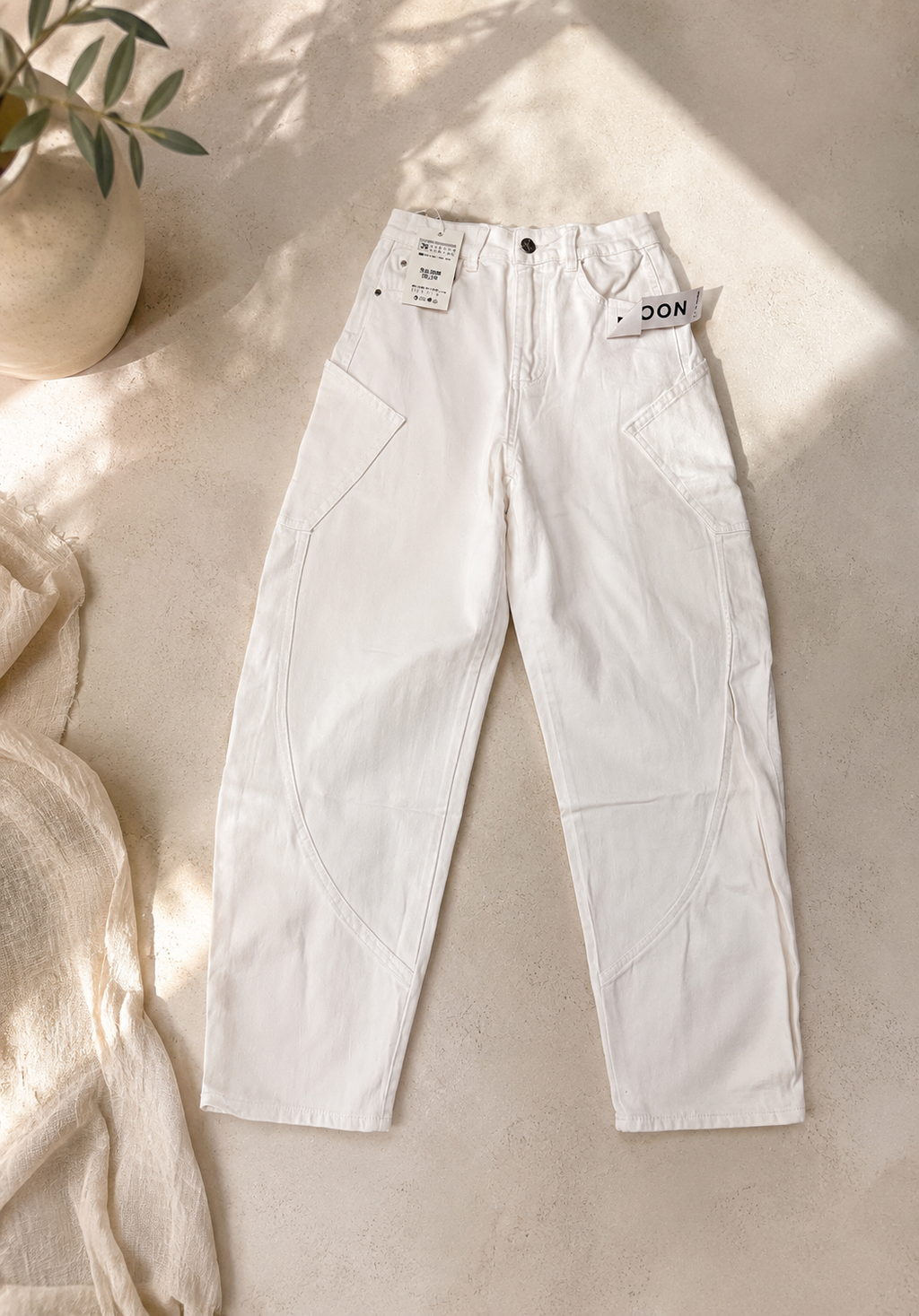 White barrel Jean