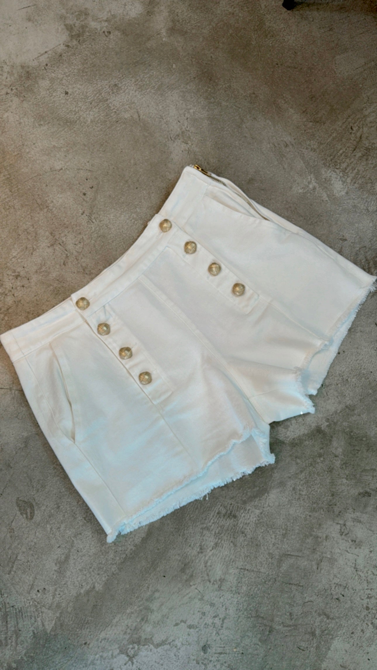 white denim short