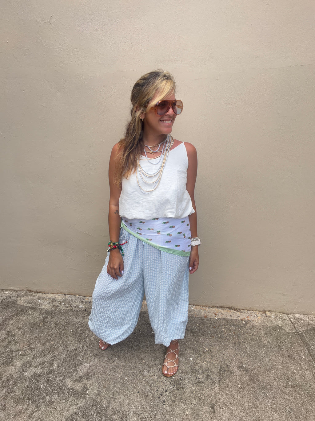 White bubble top