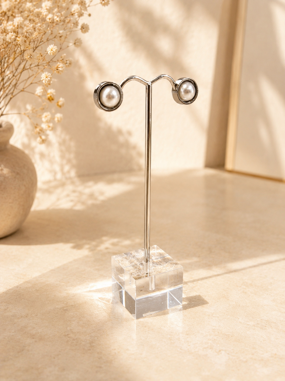 Zamak pearl earring