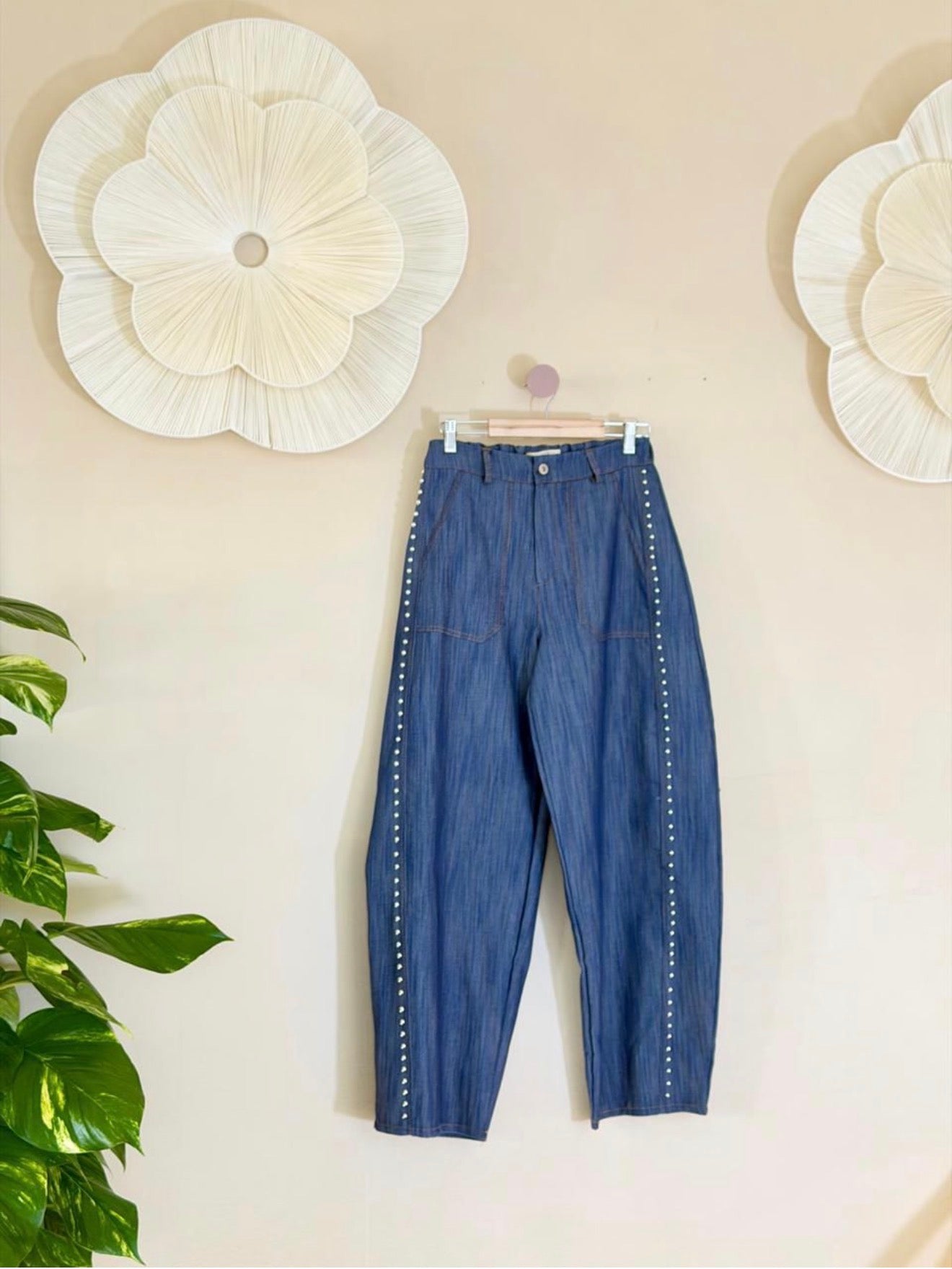 Studs denim barrel pants