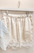 Lace detailed short