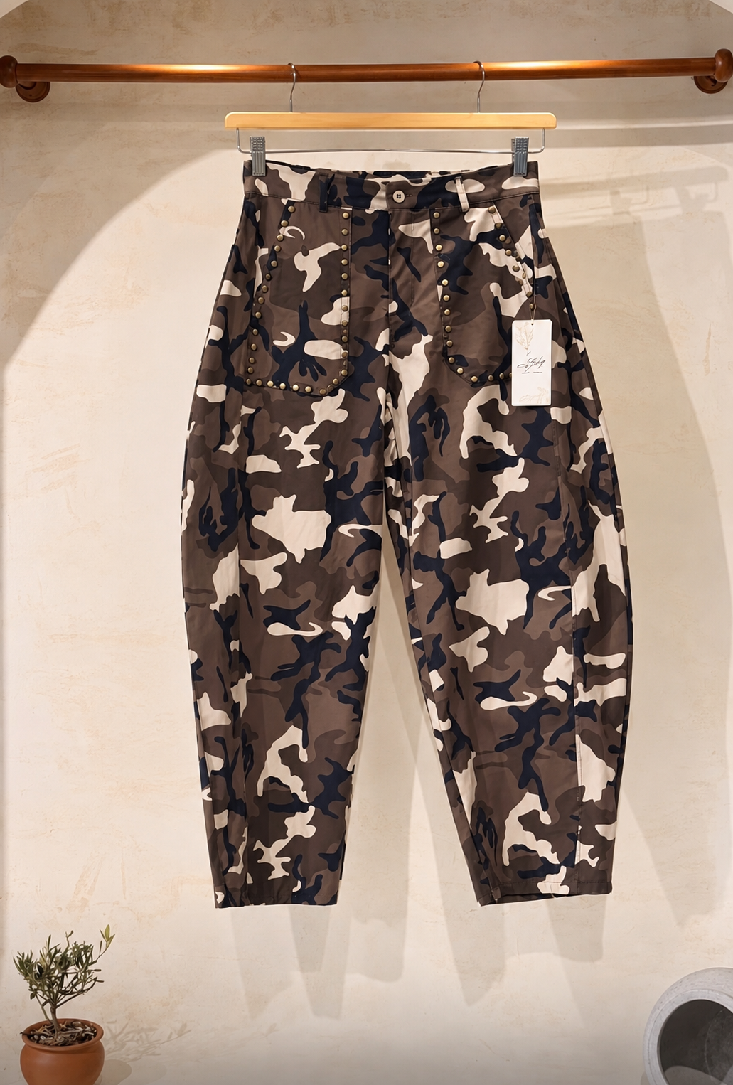 *pre order semana 28 sept*Camo studs barrel pants