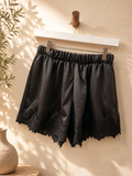 Lace detailed short