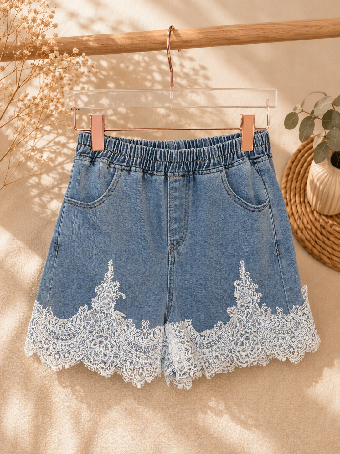 Lace short