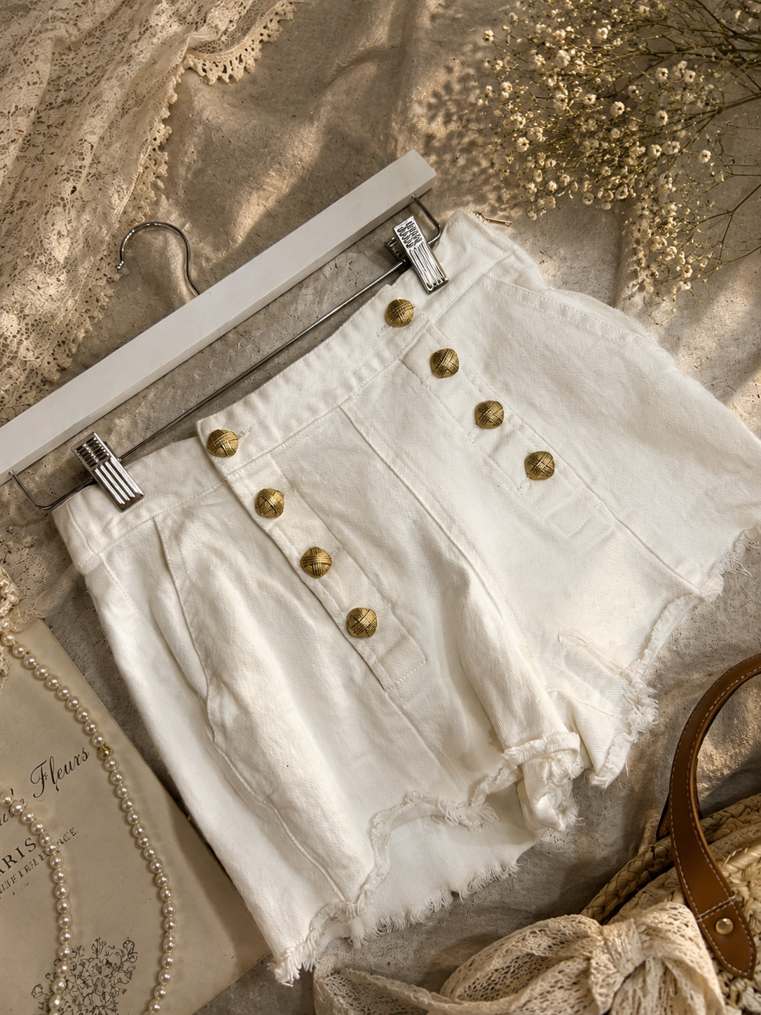 White gold button denim short