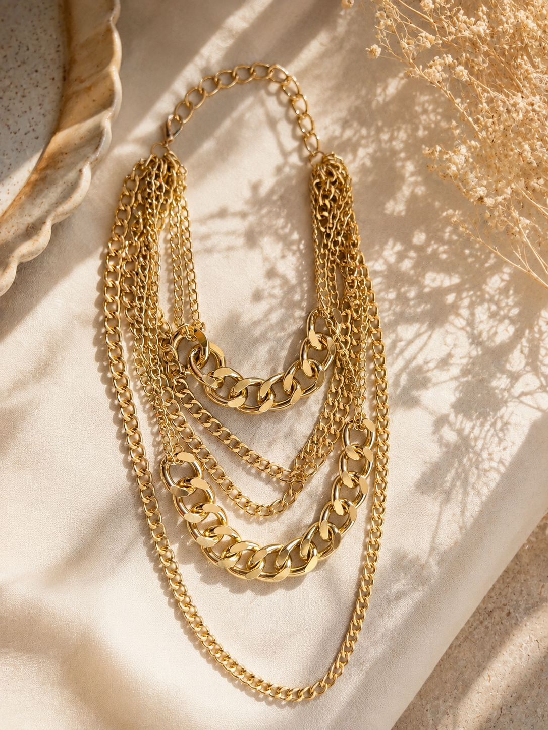 Multilayered necklace